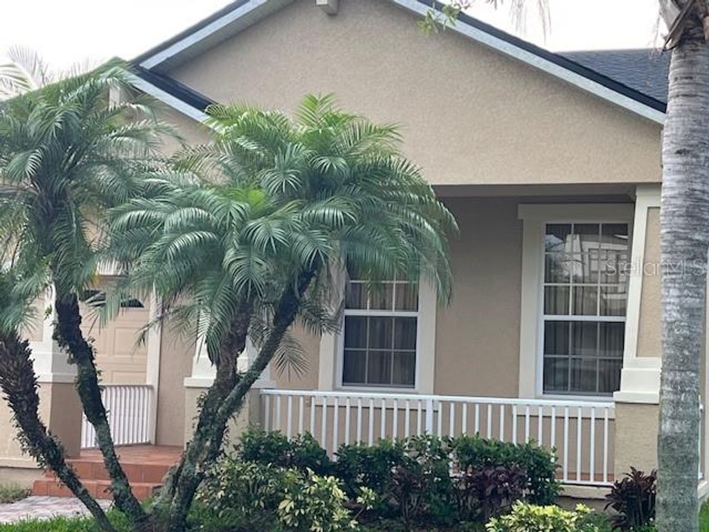 Image 3 of property listing at 9721 OLD PATINA WAY, Orlando, FL 32832