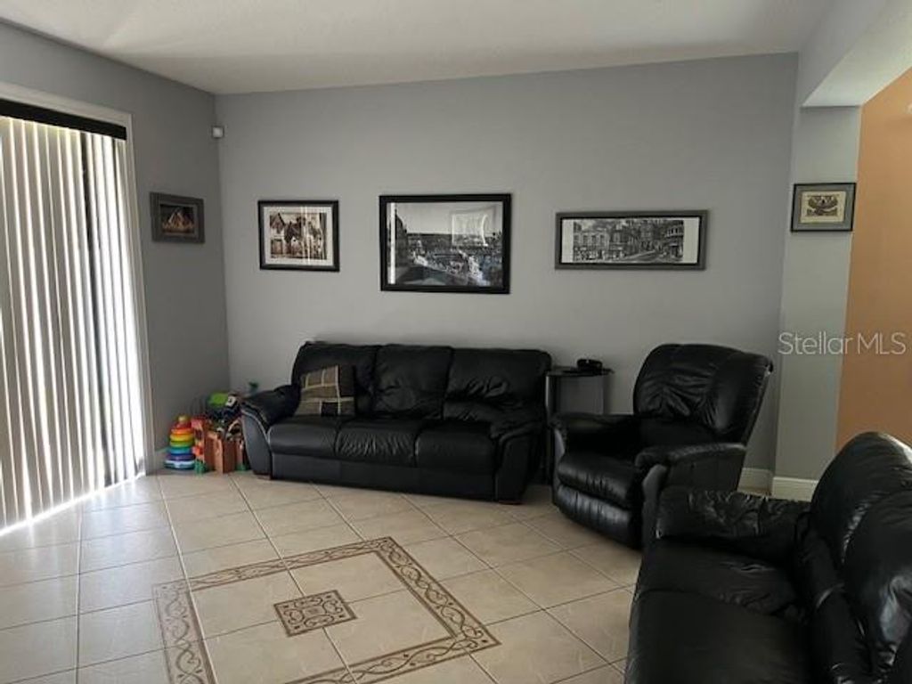 Image 35 of property listing at 9721 OLD PATINA WAY, Orlando, FL 32832