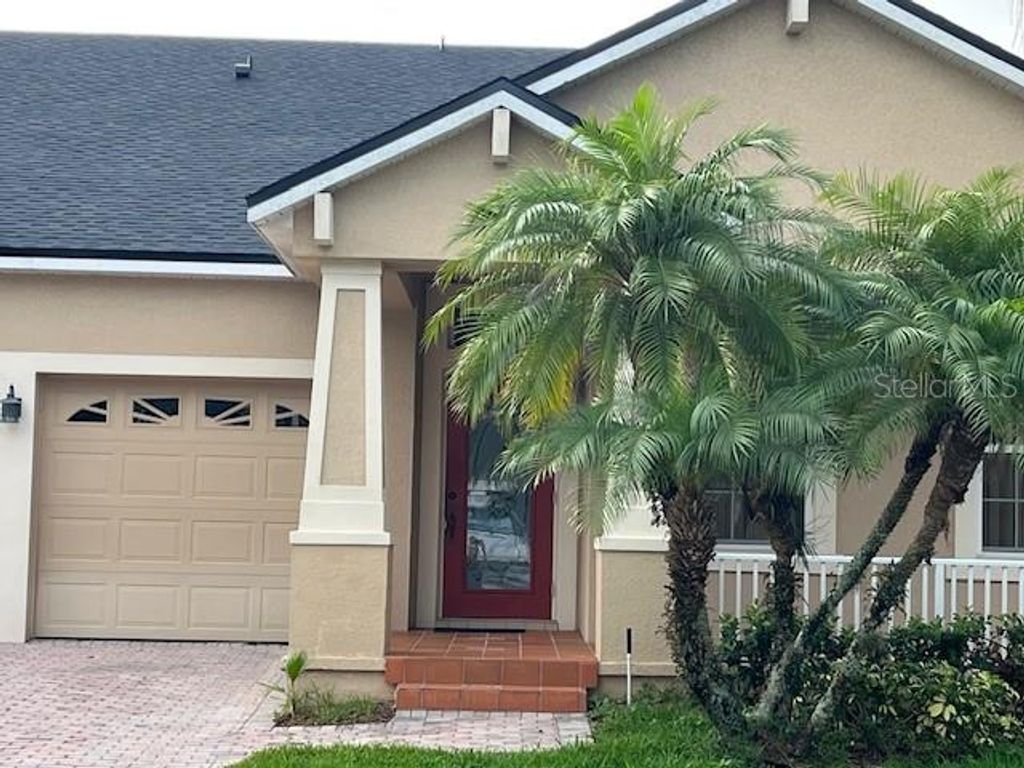 Image 5 of property listing at 9721 OLD PATINA WAY, Orlando, FL 32832