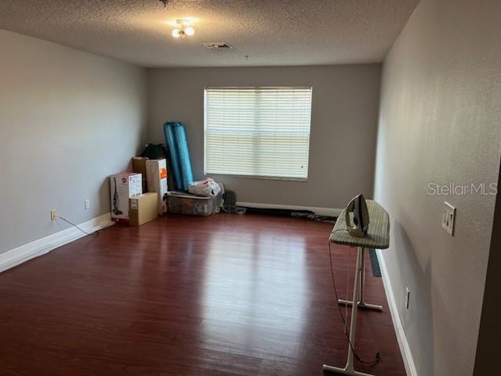 Image 44 of property listing at 9721 OLD PATINA WAY, Orlando, FL 32832