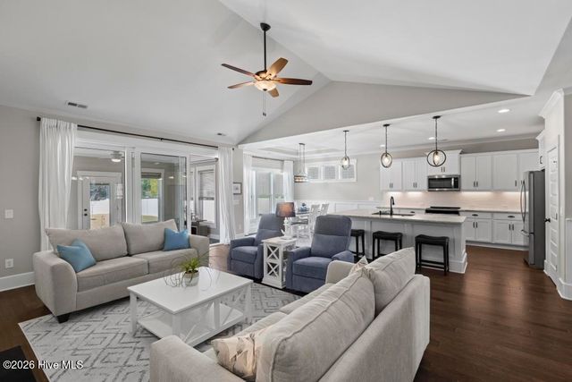 404 Summerhouse Drive, Holly Ridge, NC 28445