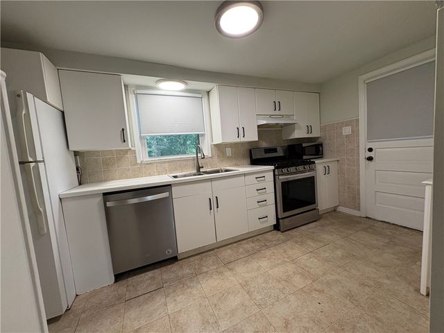 5357 Brownsville Rd, Baldwin Boro, PA 15236