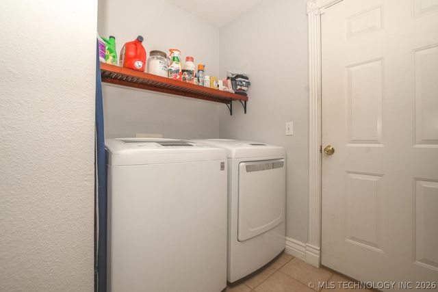 2548 Pine Tree Drive, Kansas, OK 74347