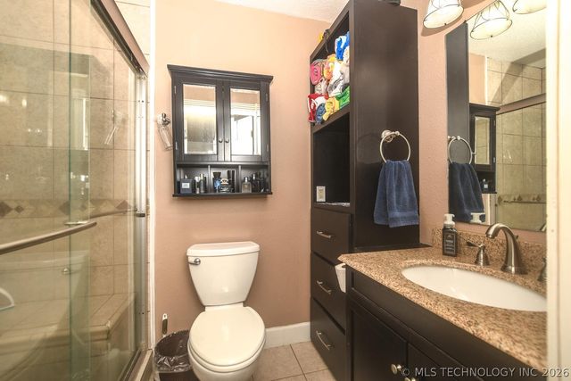 2548 Pine Tree Drive, Kansas, OK 74347