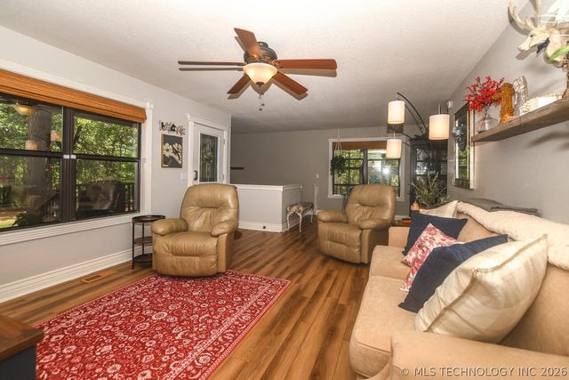 2548 Pine Tree Drive, Kansas, OK 74347