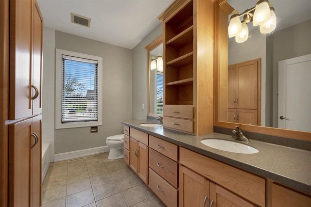 3335 LANGDON STREET, Green Bay, WI 54311