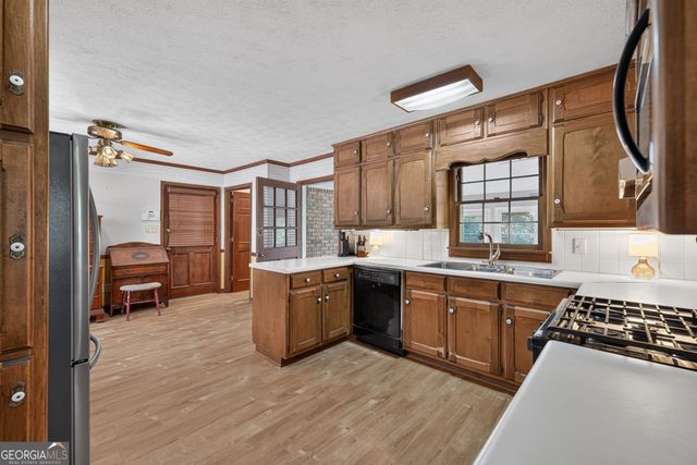 2220 Valley Creek Circle, Snellville, GA 30078