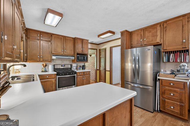 2220 Valley Creek Circle, Snellville, GA 30078