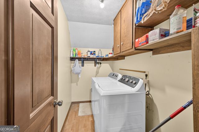 2220 Valley Creek Circle, Snellville, GA 30078