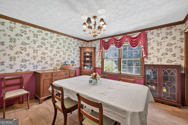 2220 Valley Creek Circle, Snellville, GA 30078