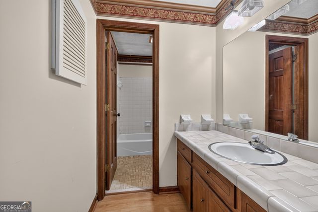 2220 Valley Creek Circle, Snellville, GA 30078