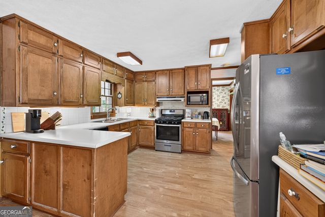 2220 Valley Creek Circle, Snellville, GA 30078