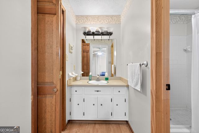 2220 Valley Creek Circle, Snellville, GA 30078