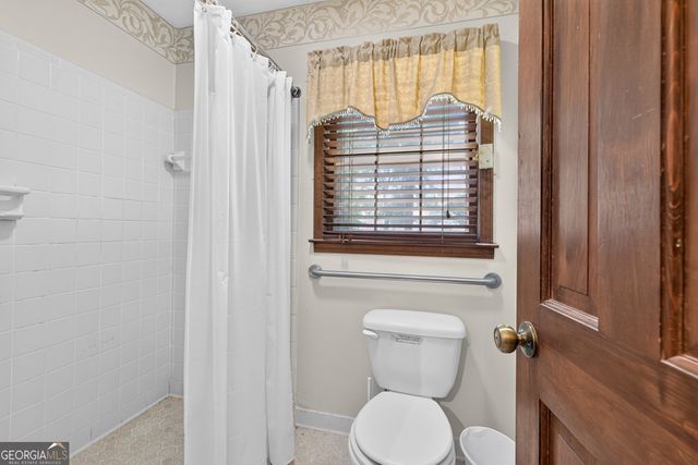 2220 Valley Creek Circle, Snellville, GA 30078