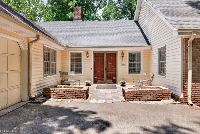 2220 Valley Creek Circle, Snellville, GA 30078
