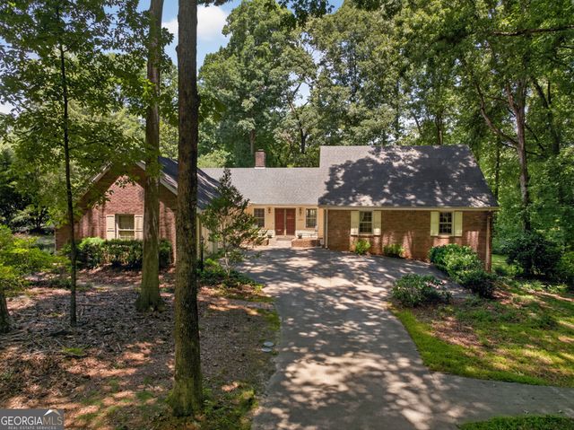 2220 Valley Creek Circle, Snellville, GA 30078