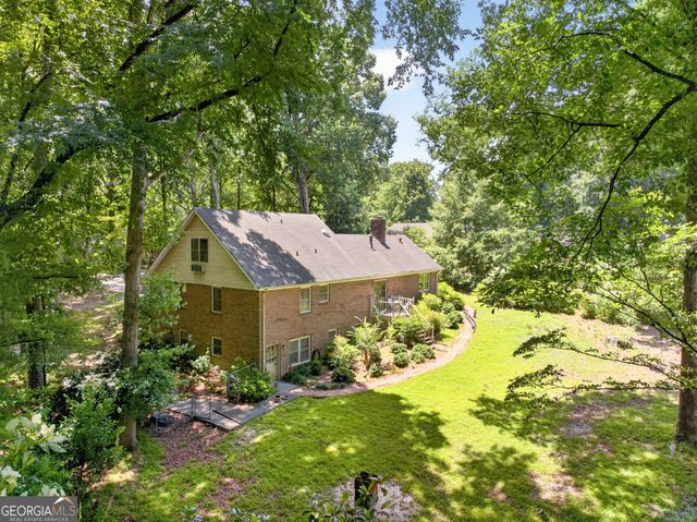 2220 Valley Creek Circle, Snellville, GA 30078