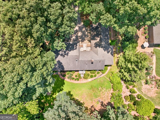2220 Valley Creek Circle, Snellville, GA 30078