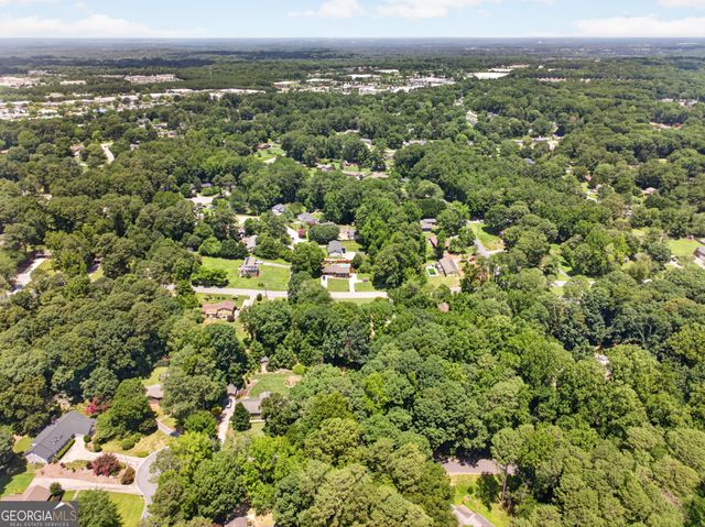 2220 Valley Creek Circle, Snellville, GA 30078
