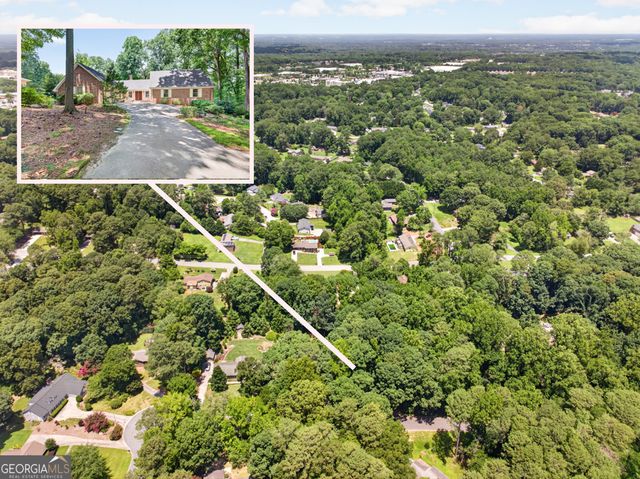 2220 Valley Creek Circle, Snellville, GA 30078