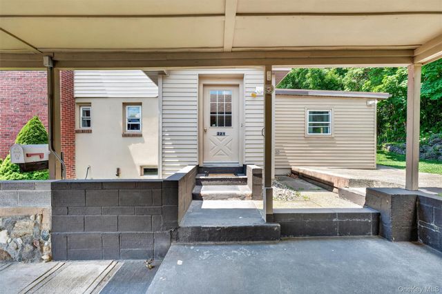 221 1st Street, Buchanan, NY 10511