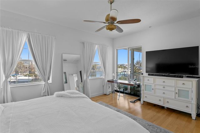 1867 BAYOU GRANDE BOULEVARD NE, St Petersburg, FL 33703