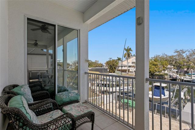 1867 BAYOU GRANDE BOULEVARD NE, St Petersburg, FL 33703