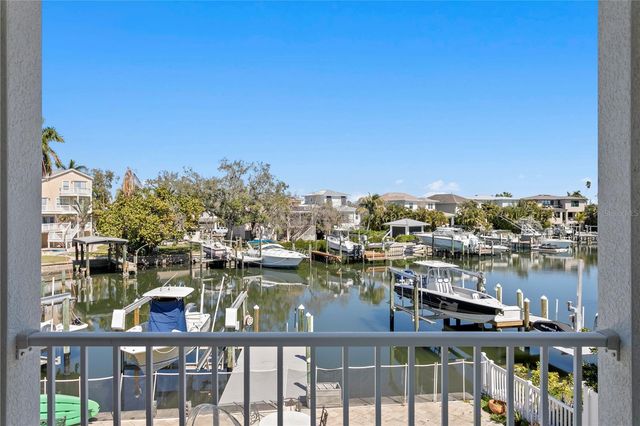 1867 BAYOU GRANDE BOULEVARD NE, St Petersburg, FL 33703