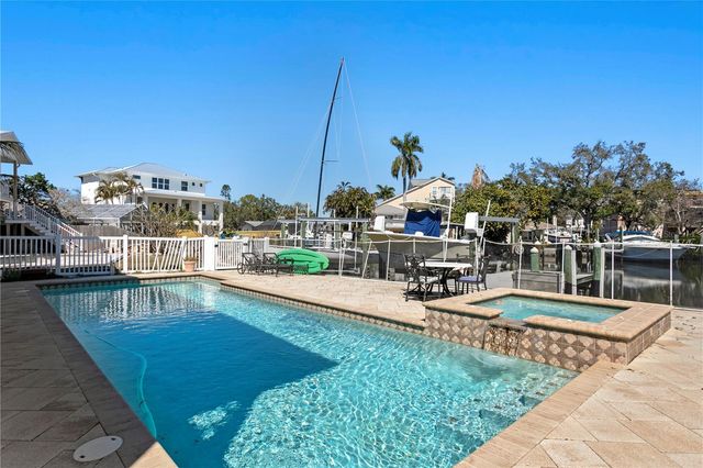 1867 BAYOU GRANDE BOULEVARD NE, St Petersburg, FL 33703