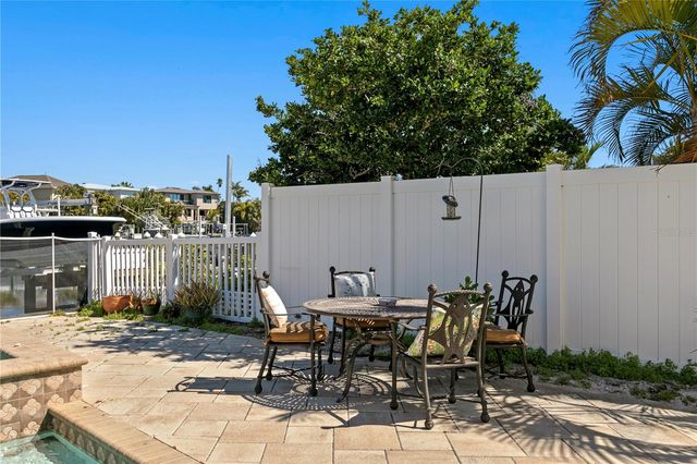 1867 BAYOU GRANDE BOULEVARD NE, St Petersburg, FL 33703