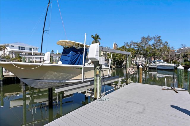 1867 BAYOU GRANDE BOULEVARD NE, St Petersburg, FL 33703