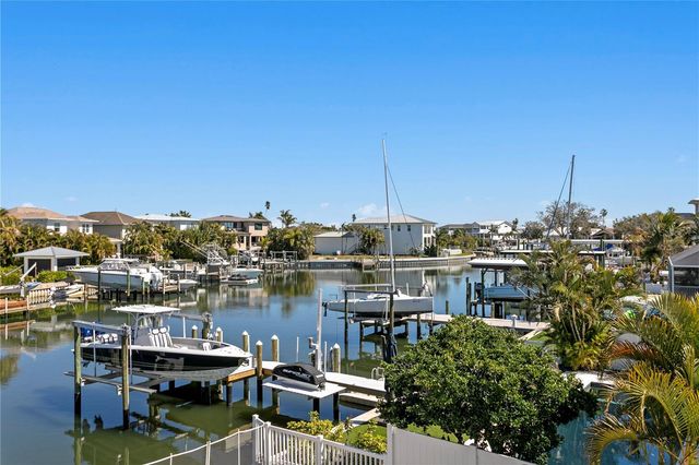 1867 BAYOU GRANDE BOULEVARD NE, St Petersburg, FL 33703