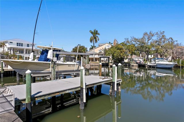 1867 BAYOU GRANDE BOULEVARD NE, St Petersburg, FL 33703