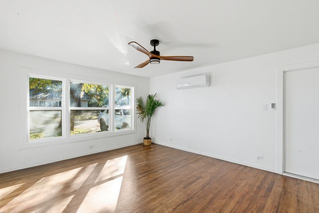 112 W Akard Street, Weatherford, TX 76086