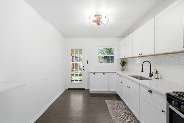 112 W Akard Street, Weatherford, TX 76086