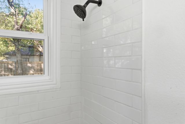 112 W Akard Street, Weatherford, TX 76086