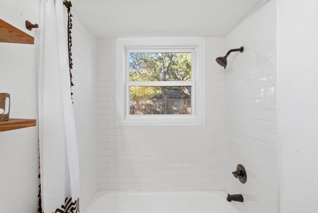 112 W Akard Street, Weatherford, TX 76086