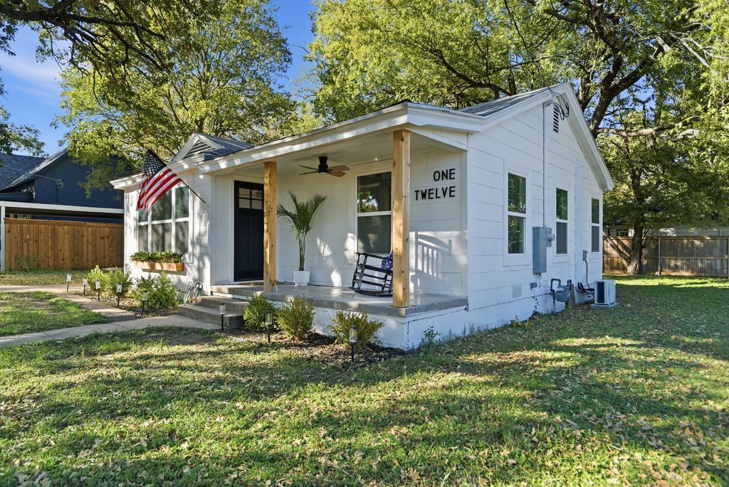 112 W Akard Street, Weatherford, TX 76086