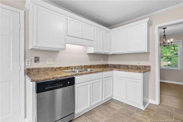 2109 Hollyridge Place, Fayetteville, NC 28304