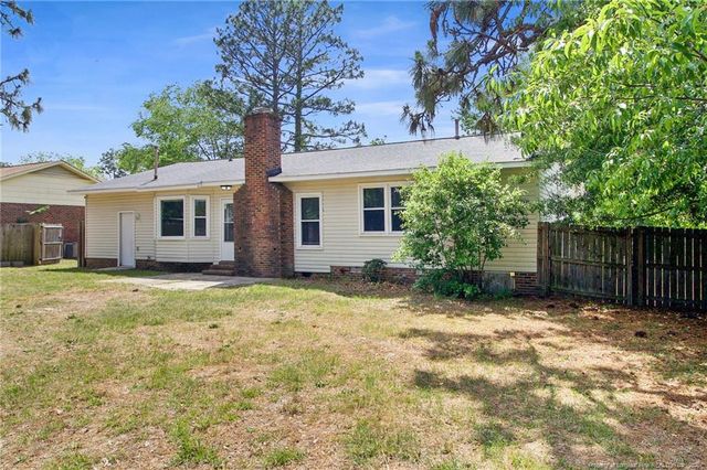 2109 Hollyridge Place, Fayetteville, NC 28304