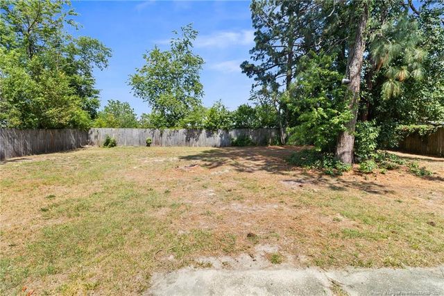 2109 Hollyridge Place, Fayetteville, NC 28304