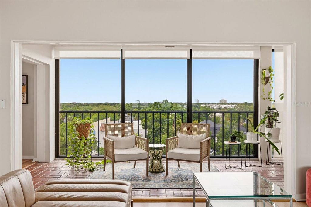 Image 20 of property listing at 2403 S ARDSON PLACE 702B, Tampa, FL 33629