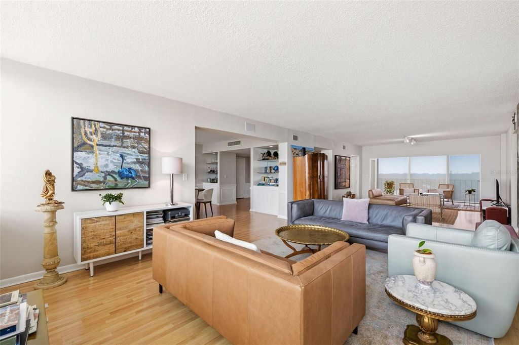 Image 6 of property listing at 2403 S ARDSON PLACE 702B, Tampa, FL 33629