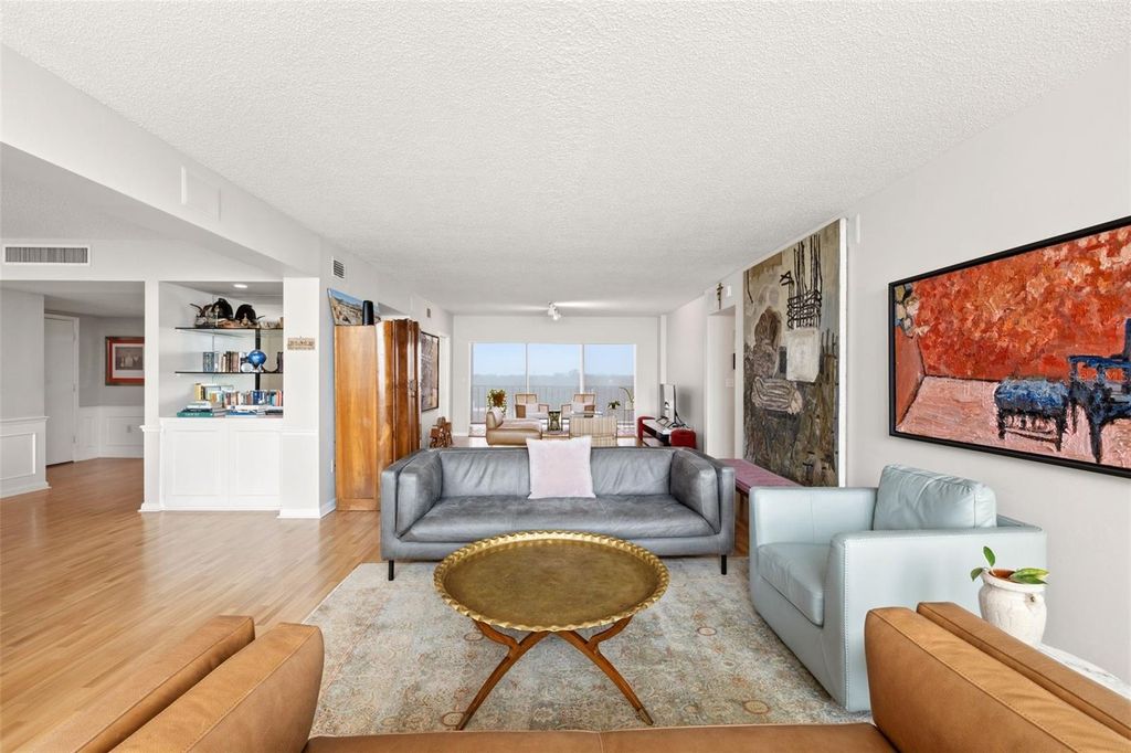 Image 7 of property listing at 2403 S ARDSON PLACE 702B, Tampa, FL 33629