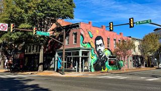 100-106 W BROAD St, Richmond, VA 23220