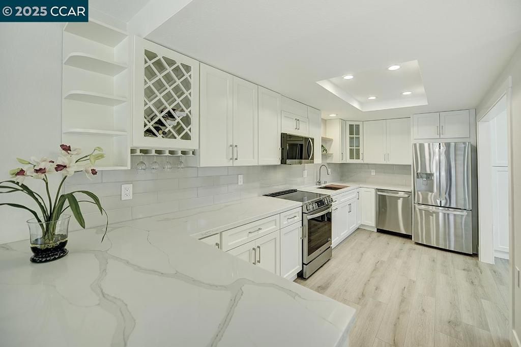1115 Running Springs Rd 5, Walnut Creek, CA 94595