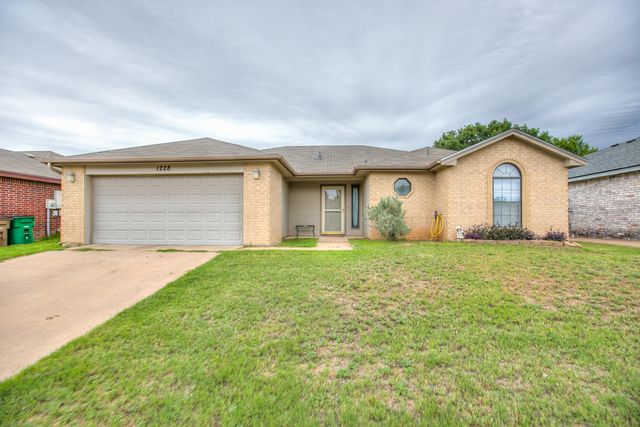 1228 June Lane, San Angelo, TX 76905