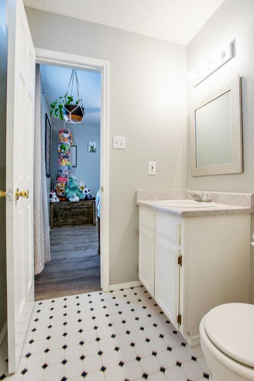 Image 13 of property listing at 1228 June Lane, San Angelo, TX 76905