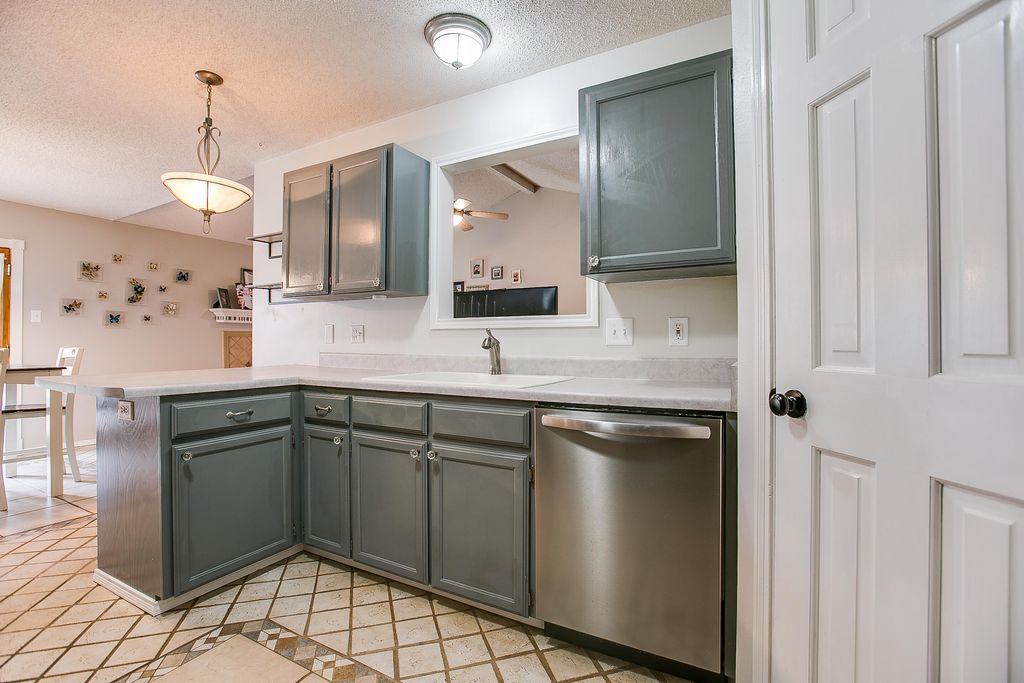 Image 21 of property listing at 1228 June Lane, San Angelo, TX 76905