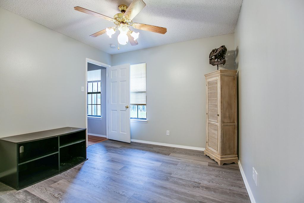 Image 9 of property listing at 1228 June Lane, San Angelo, TX 76905